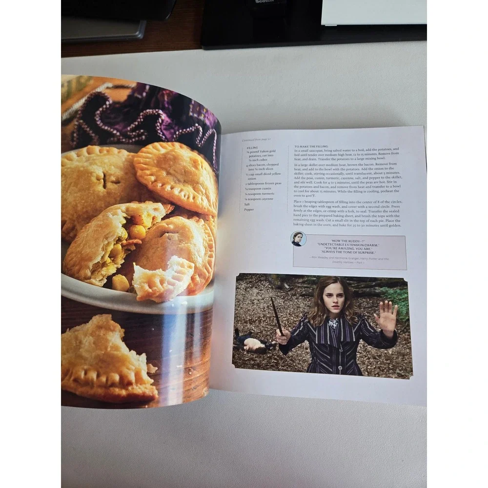 Official Wizarding World Cookbook Harry Potter Fantastic Beasts Hardcover Book